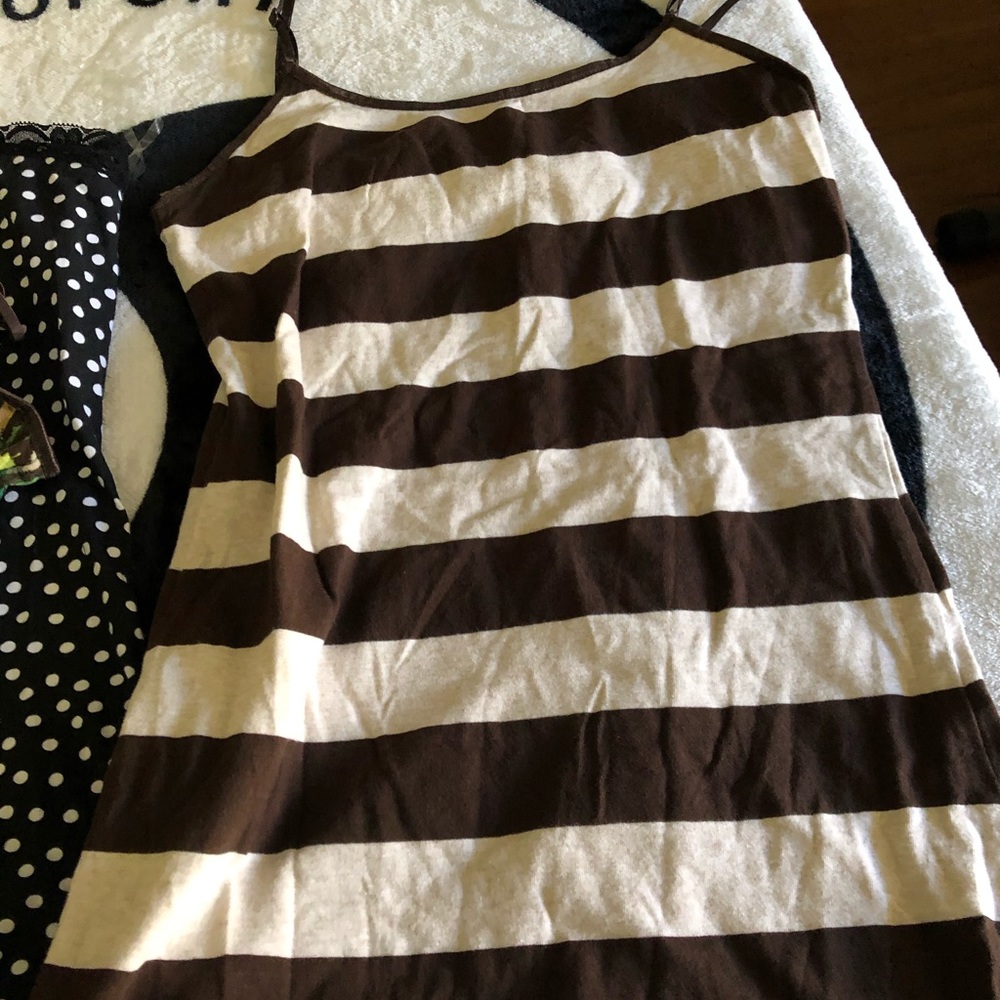 Tank tops - Picture 2 of 4